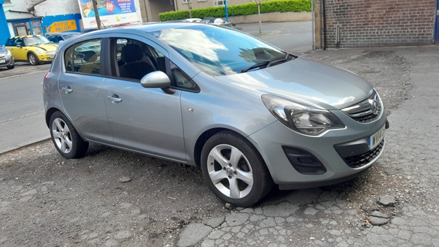 Vauxhall-Corsa 1.2 design -start stop 2014 model